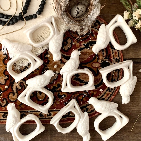 80's JAPANESE BONE WHITE PORCELAIN PERCHED SONG BIRD NAPKIN RING - Picture 9 of 10